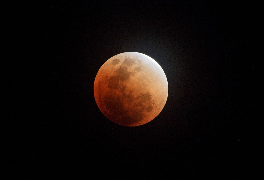 3 Ways to Creatively Photograph the Moon and a Lunar Eclipse